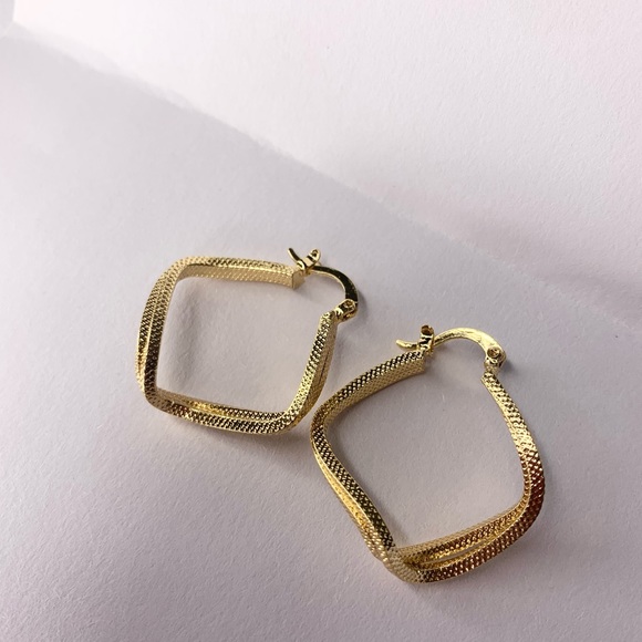 Gold Plated Earrings and Pendant Set Long Lasting - Picture 3 of 3